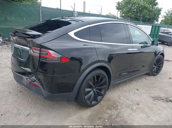 2020 TESLA MODEL X IAAI lot 45344576 auction photo 4