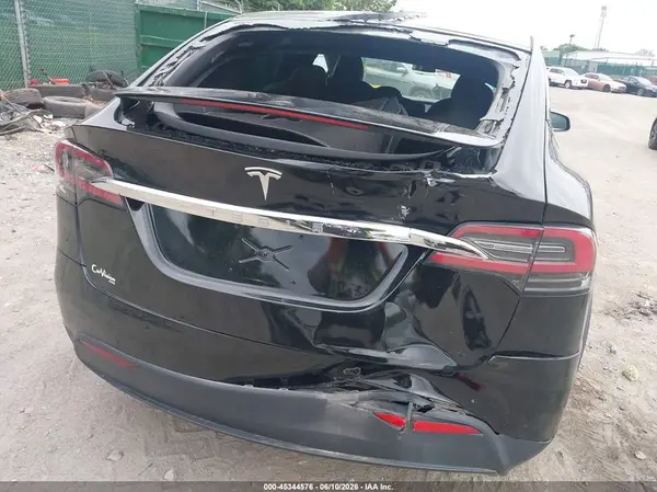 2020 TESLA MODEL X IAAI lot 45344576 auction photo 6