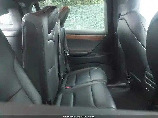 2020 TESLA MODEL X IAAI lot 45344576 auction photo 8