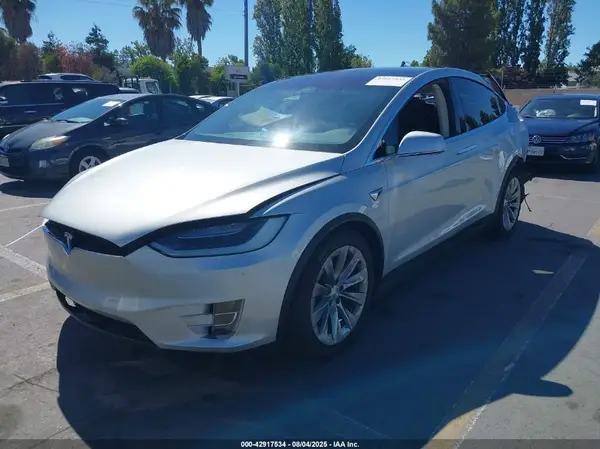 5YJXCDE29GF027698 2016 TESLA MODEL X - Image 2
