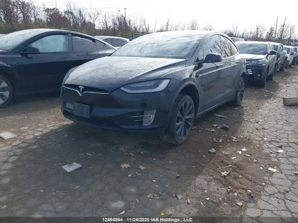 5YJXCDE29GF031976 2016 TESLA MODEL X - Image 2