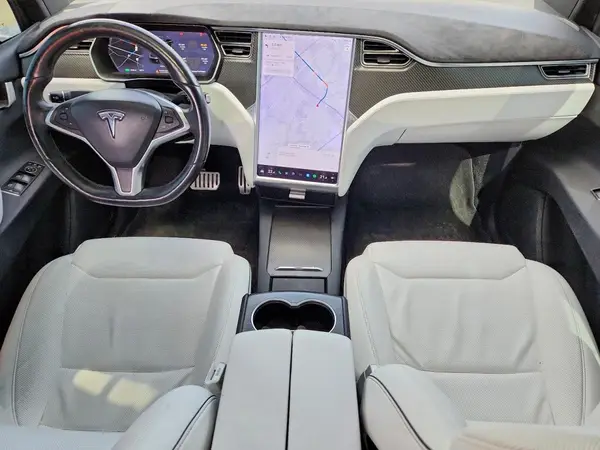5YJXCDE29HF035642 2017 TESLA MODEL X - Image 8
