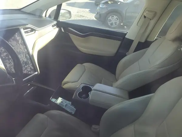 5YJXCDE29HF059164 2017 TESLA MODEL X - Image 8
