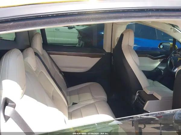 5YJXCDE29HF067037 2017 TESLA MODEL X - Image 8