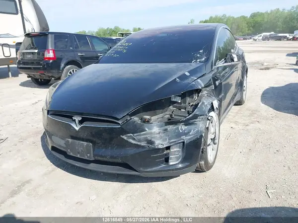 5YJXCDE29HF075574 2017 TESLA MODEL X - Image 2