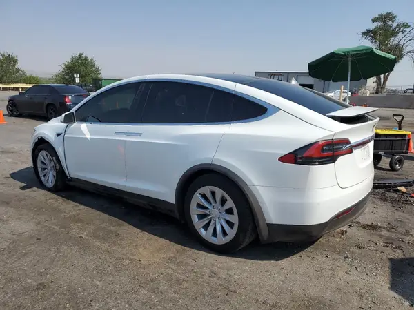 5YJXCDE29HF076188 2017 TESLA MODEL X - Image 2