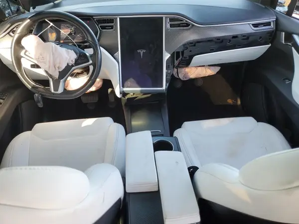 5YJXCDE29HF078376 2017 TESLA MODEL X - Image 8