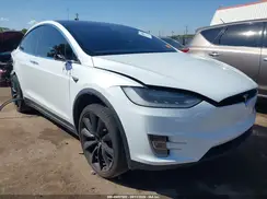 5YJXCDE29JF089030 2018 TESLA MODEL X