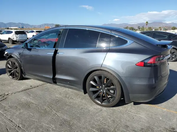 5YJXCDE29JF092218 2018 TESLA MODEL X - Image 2