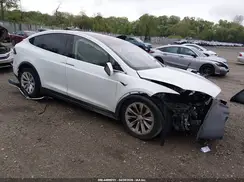 5YJXCDE29KF163404 2019 TESLA MODEL X