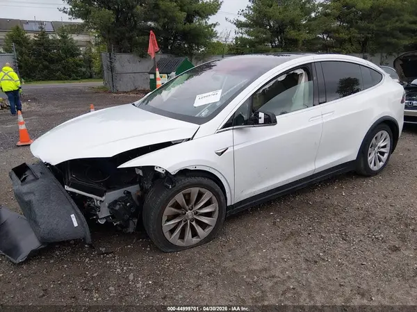 5YJXCDE29KF163404 2019 TESLA MODEL X - Image 2
