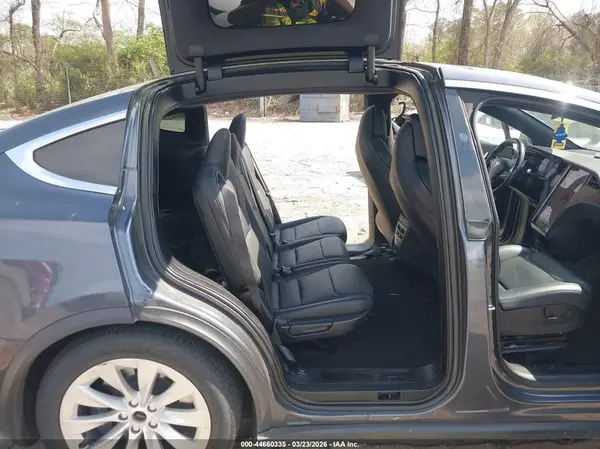 5YJXCDE29KF180249 2019 TESLA MODEL X - Image 8