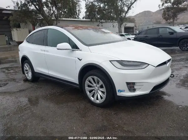 5YJXCDE29MF325003 2021 TESLA MODEL X - Image 1