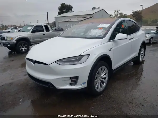 5YJXCDE29MF325003 2021 TESLA MODEL X - Image 2