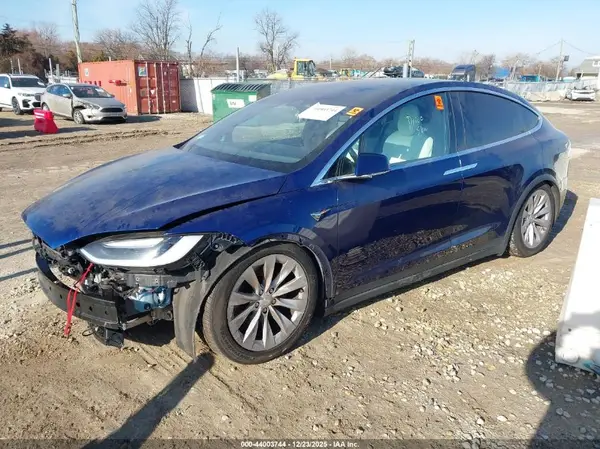 5YJXCDE2XGF025992 2016 TESLA MODEL X - Image 2