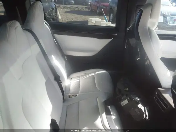 5YJXCDE2XGF025992 2016 TESLA MODEL X - Image 8