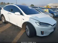 5YJXCDE2XHF050263 2017 TESLA MODEL X