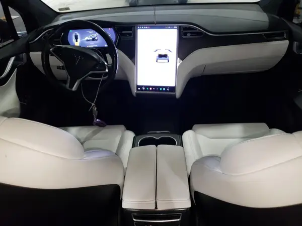 5YJXCDE2XHF075650 2017 TESLA MODEL X - Image 8