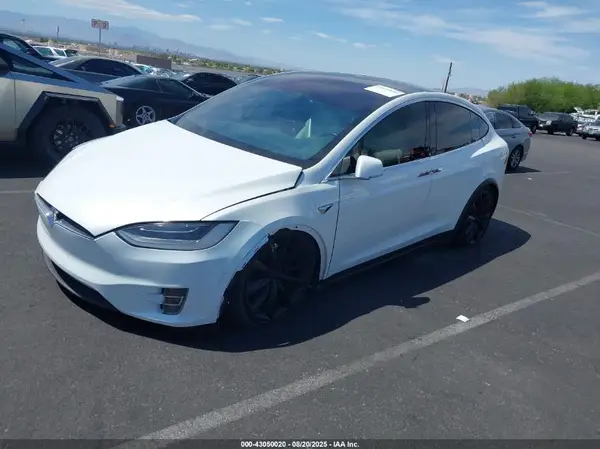 5YJXCDE2XHF076555 2017 TESLA MODEL X - Image 2