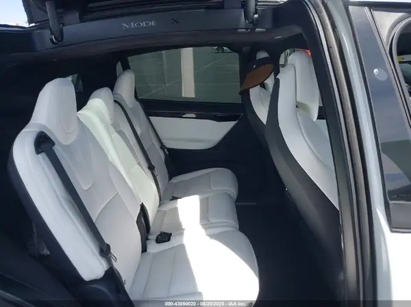 5YJXCDE2XHF076555 2017 TESLA MODEL X - Image 8
