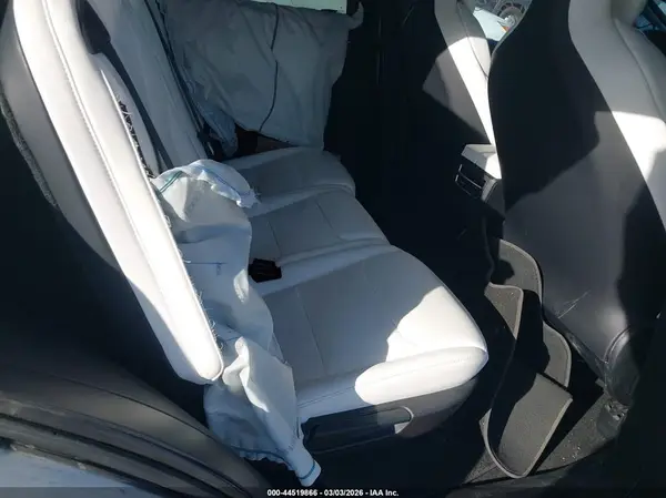 5YJXCDE2XJF092146 2018 TESLA MODEL X - Image 8