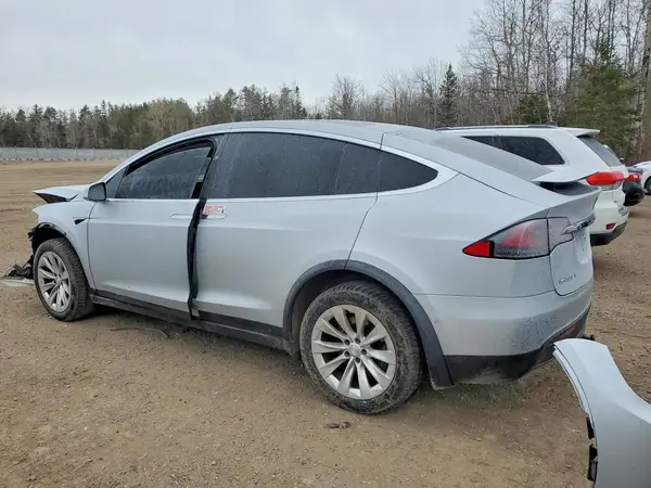 5YJXCDE2XJF099811 2018 TESLA MODEL X - Image 2