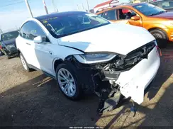 5YJXCDE2XJF126571 2018 TESLA MODEL X