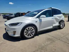 5YJXCDE2XJF136582 2018 TESLA MODEL X
