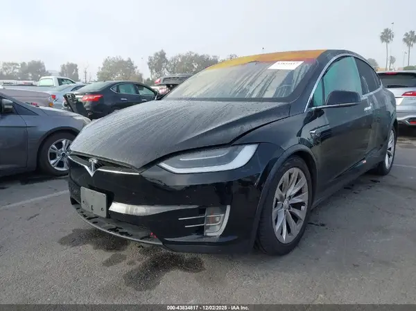 5YJXCDE2XJF137781 2018 TESLA MODEL X - Image 2