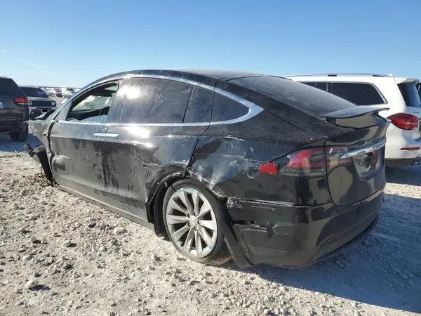 5YJXCDE2XLF238113 2020 TESLA MODEL X - Image 2