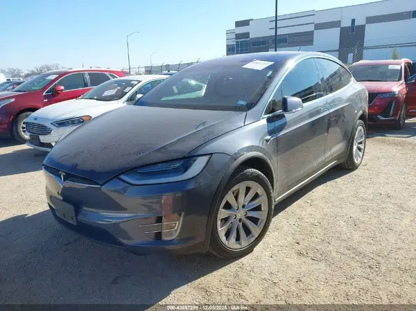 5YJXCDE2XLF271922 2020 TESLA MODEL X - Image 2