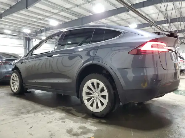 5YJXCDE2XLF279941 2020 TESLA MODEL X - Image 2