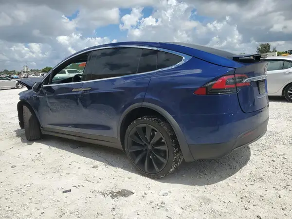5YJXCDE2XLF285853 2020 TESLA MODEL X - Image 2