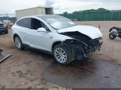 5YJXCDE2XMF323695 2021 TESLA MODEL X