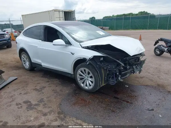 5YJXCDE2XMF323695 2021 TESLA MODEL X - Image 1