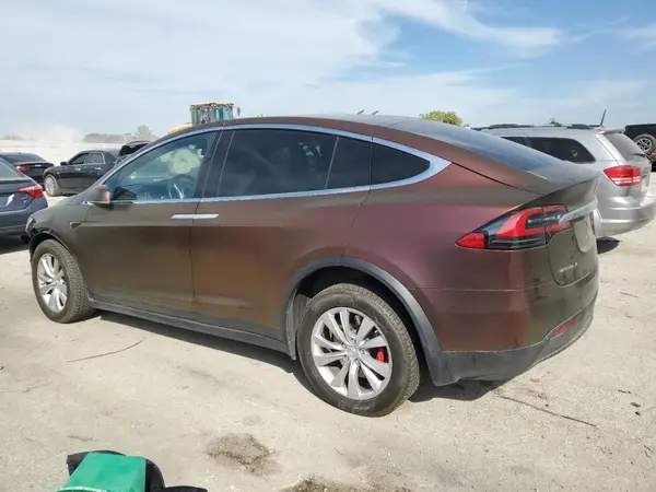 5YJXCDE41HF039623 2017 TESLA MODEL X - Image 2