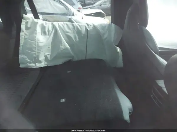 5YJXCDE41KF196933 2019 TESLA MODEL X - Image 8