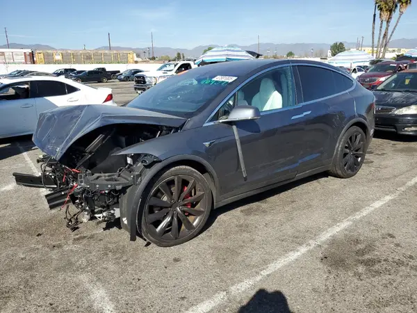 5YJXCDE42KF180840 2019 TESLA MODEL X - Image 1