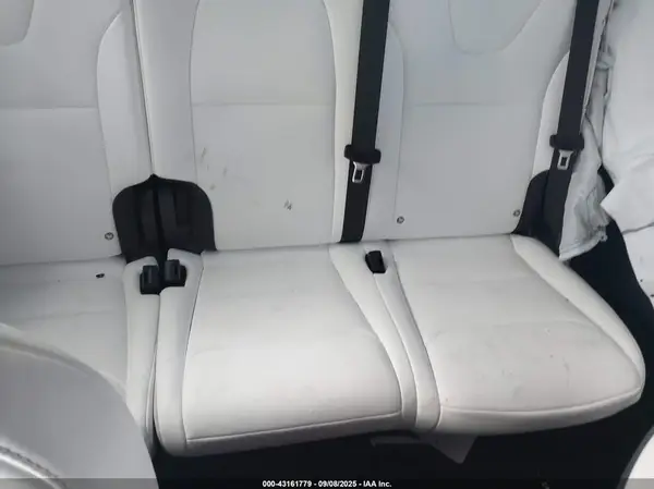 5YJXCDE42KF198609 2019 TESLA MODEL X - Image 8