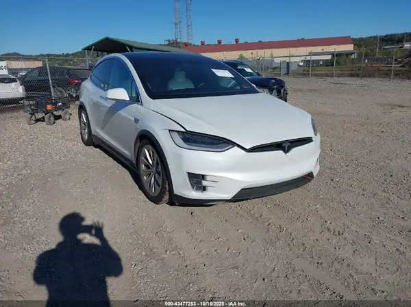 5YJXCDE43LF249262 2020 TESLA MODEL X - Image 1