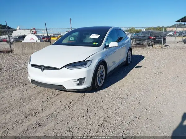 5YJXCDE43LF249262 2020 TESLA MODEL X - Image 2