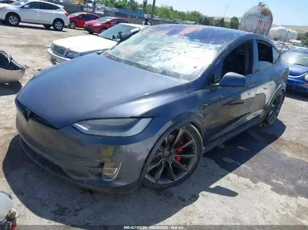 5YJXCDE44KF180385 2019 TESLA MODEL X - Image 2