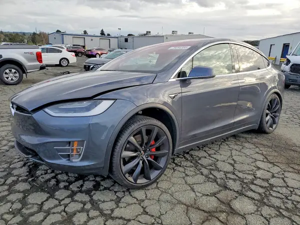 5YJXCDE46KF180386 2019 TESLA MODEL X - Image 1
