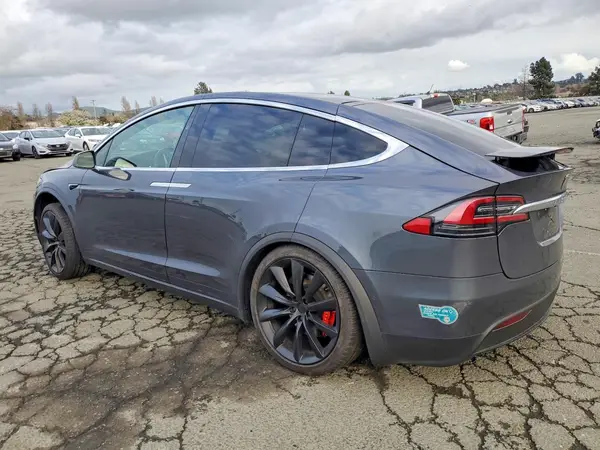 5YJXCDE46KF180386 2019 TESLA MODEL X - Image 2