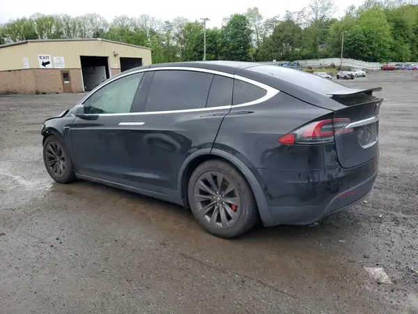 5YJXCDE46KF202564 2019 TESLA MODEL X - Image 2