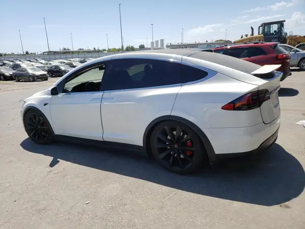 5YJXCDE46LF270977 2020 TESLA MODEL X - Image 2