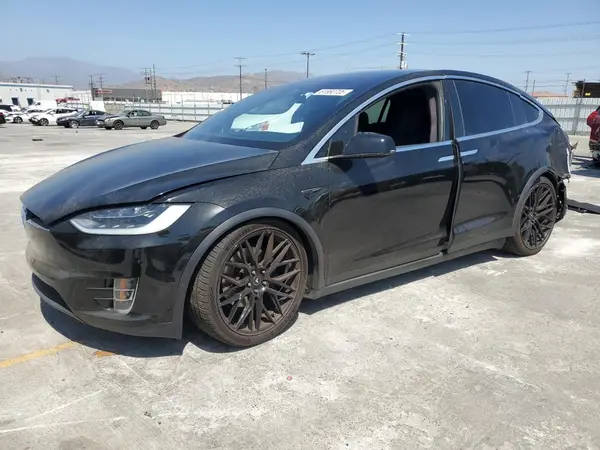 5YJXCDE47JF081218 2018 TESLA MODEL X - Image 1