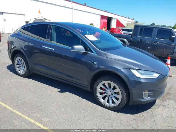 5YJXCDE48KF182043 2019 TESLA MODEL X - Image 1