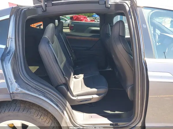 5YJXCDE48KF182043 2019 TESLA MODEL X - Image 8