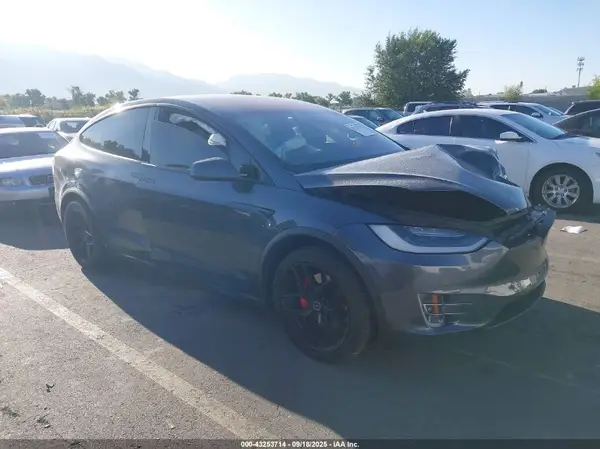 5YJXCDE48KF193723 2019 TESLA MODEL X - Image 1